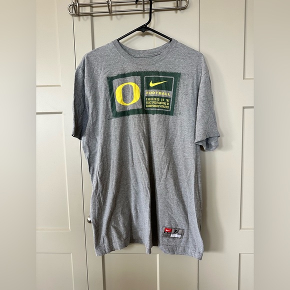 University of Oregon Nike Shirt - Picture 1 of 3